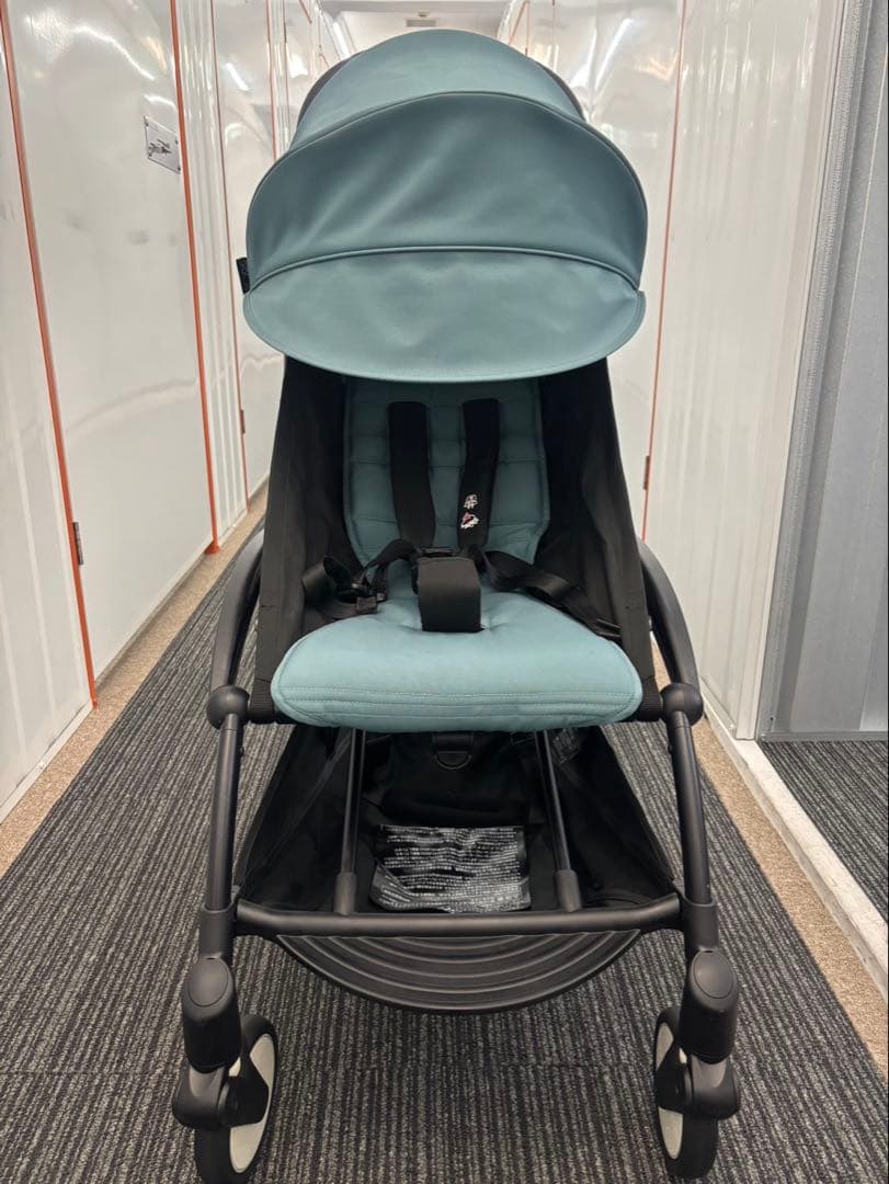 美品❗️ストッケヨーヨー３　ベビーカー　フレームはブラック、シートカラーはアクア