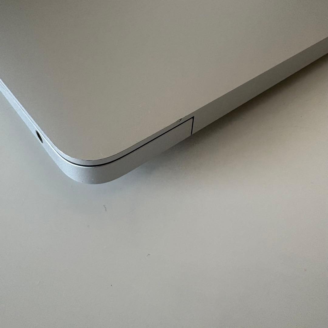 Apple MacBook Air M1 8G/512GB 上位モデル