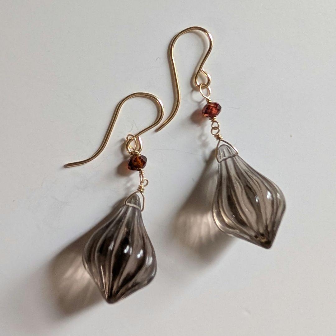 おともさん様 スモーキークオーツ ホイップカービングピアス