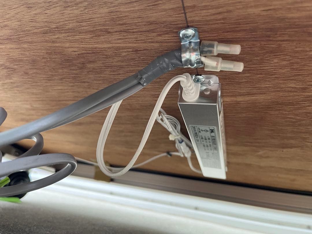 ◆引き取り限定◆エクシード　ガラスショーケース　24万　ストック付き　　照明付き