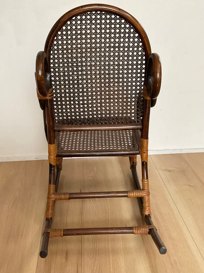 アンティーク　子供用ラタンロッキングチェア　籐　椅子　飾り台　古道具
