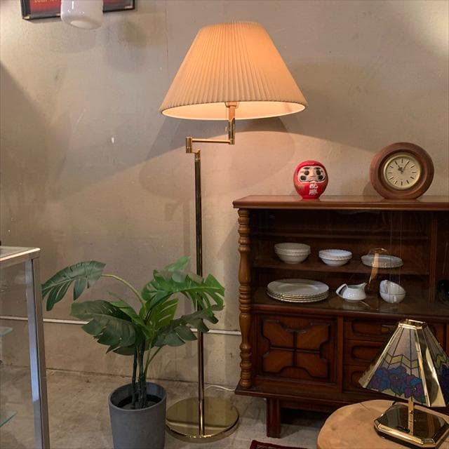 クラシック｜フロアランプ｜スウィングアーム｜ゴールドカラーベース｜照明｜②｜