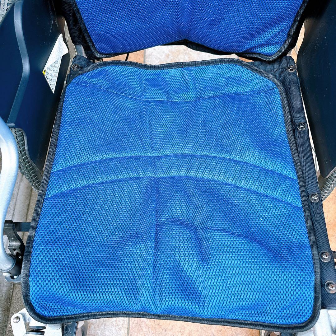 ケアテックジャパン　自走式車椅子　折りたたみ車椅子