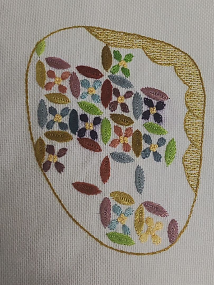 手刺繍 貝合わせ 模様入り 手編みレース縁取り 布製のれん 三つ割れ