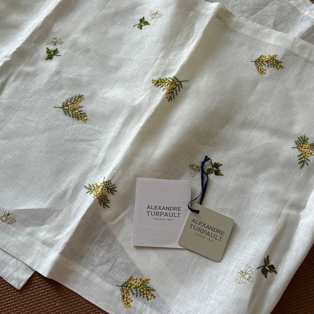 アレクサンドルチュルポー　ヴェーギャロン　ミモザ柄　テーブルランナー50×150