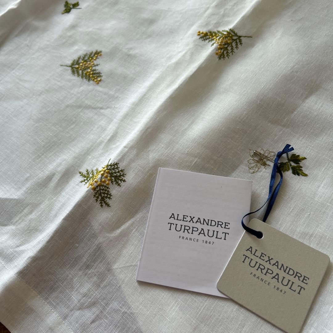 アレクサンドルチュルポー　ヴェーギャロン　ミモザ柄　テーブルランナー50×150