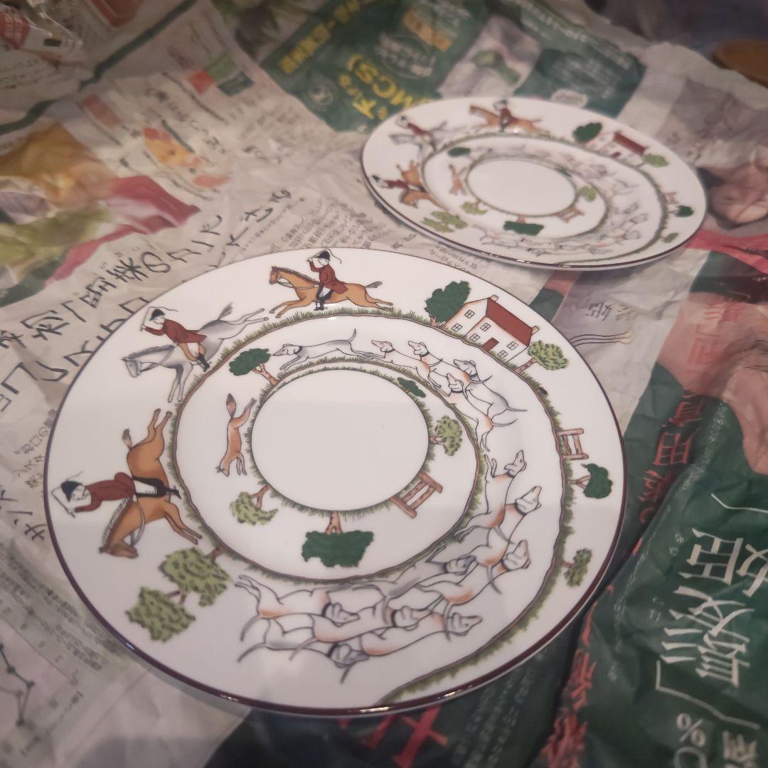 ハンティングシーン　皿　２枚