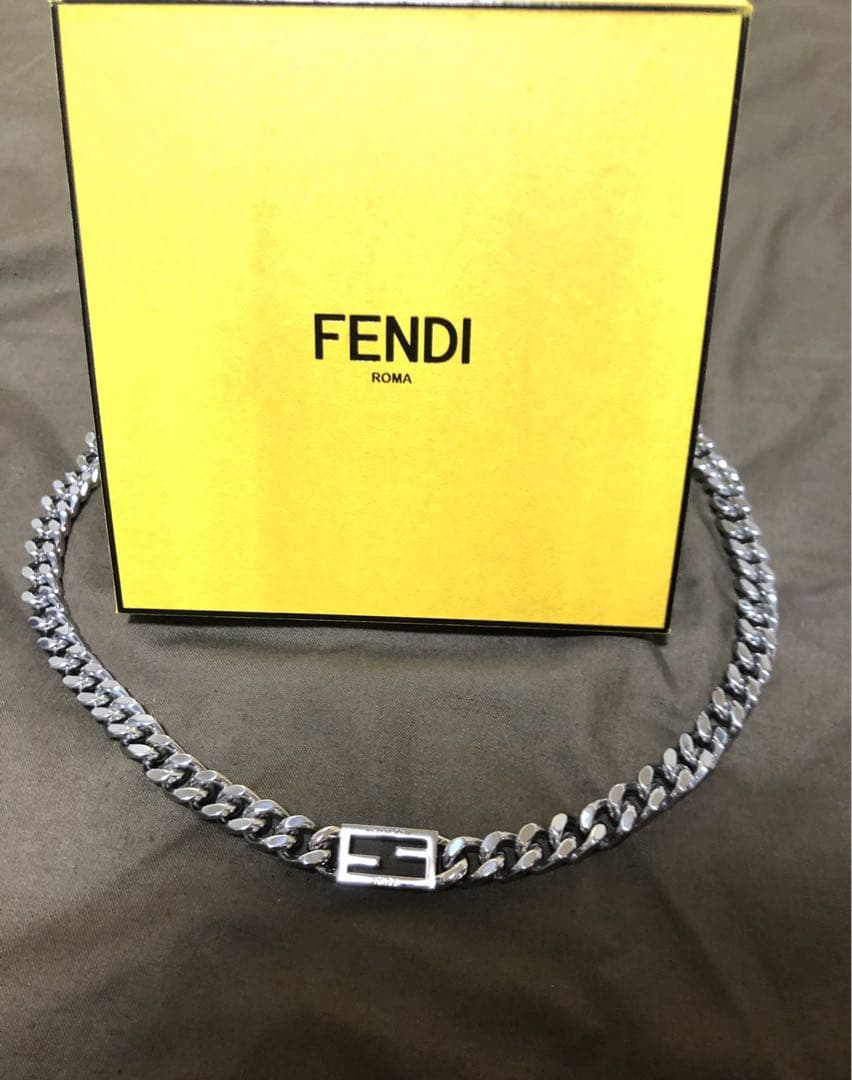 FENDI バゲット ネックレス