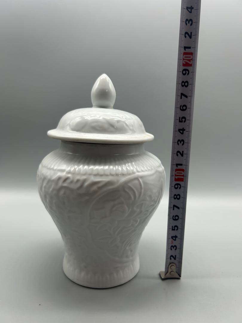 【骨董美品】白い陶器　蓋付き