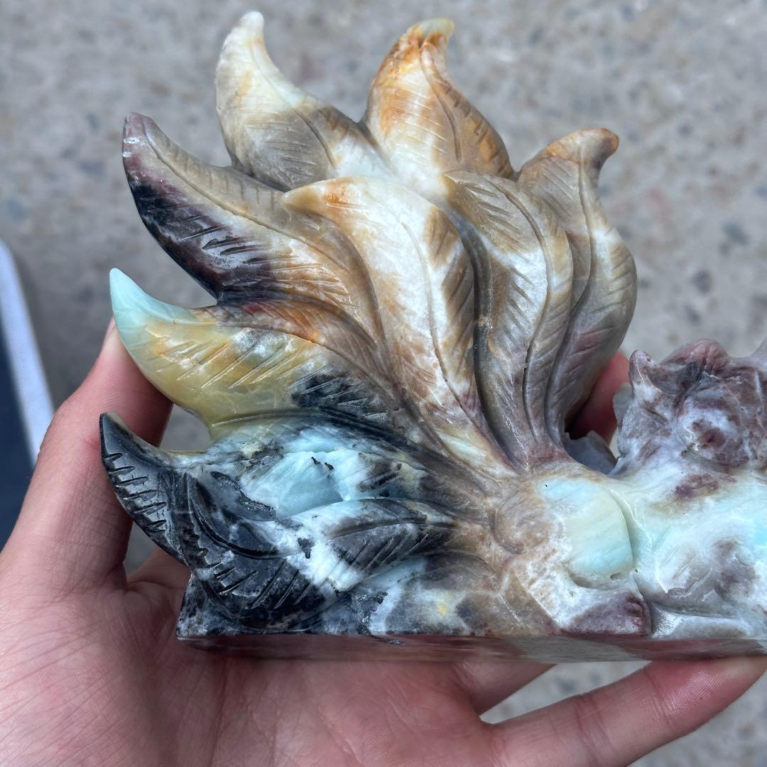 天然石ピスタチオカルサイトの九尾狐　ご購入前に在庫確認必要G.152