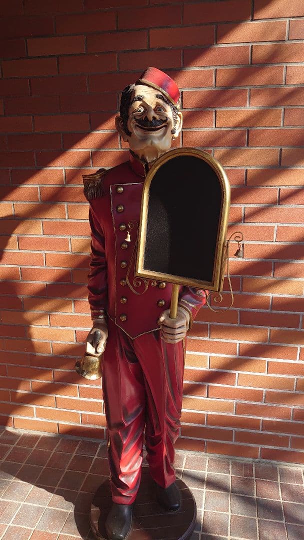 Y 赤い人形型看板立て ベル付き