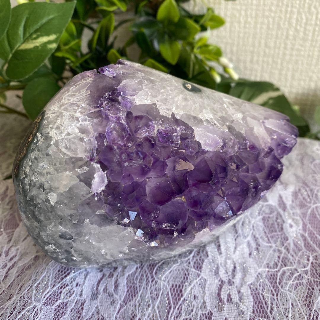 特価‼️希少価値！虹つき⭐︎可愛いお花が付いている、アメジスト♪