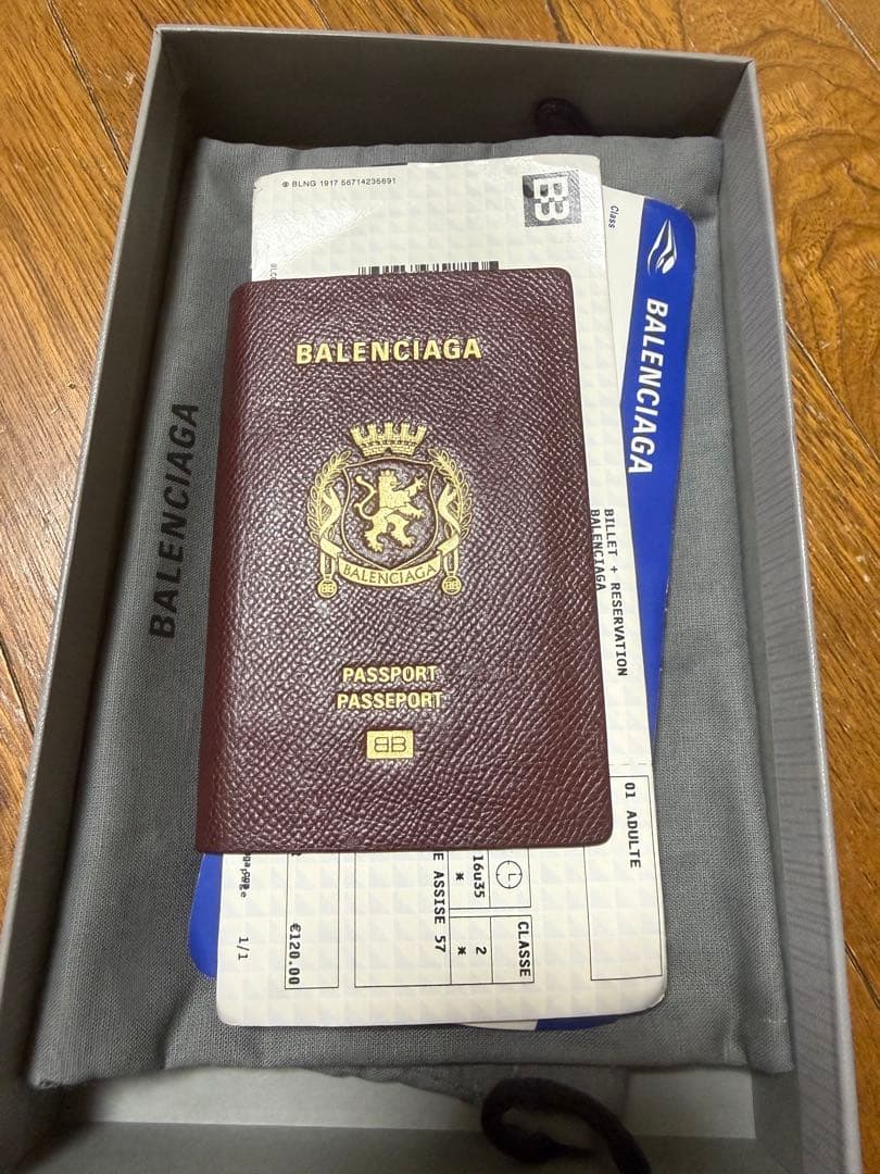 BALENCIAGA パスポート　長財布