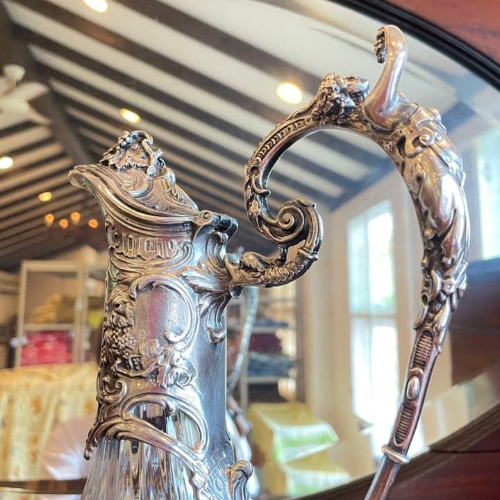 フランス 彫刻デキャンタ 厚みあるクリスタルに芸術的シルバー装飾 重1,214g