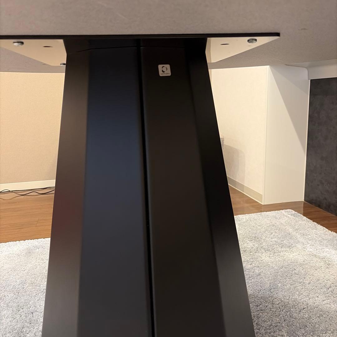 カリガリス　ダイニングテーブル　円形　美品