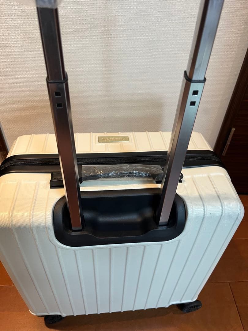 阪神タイガースダイヤモンド会員限定品新品阪神タイガース　キャリーケース ホワイト