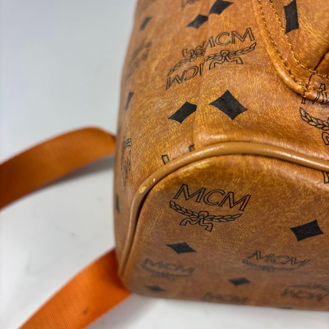 MCM スタッズ付き ブラウン 系　キャメル　リュックパック