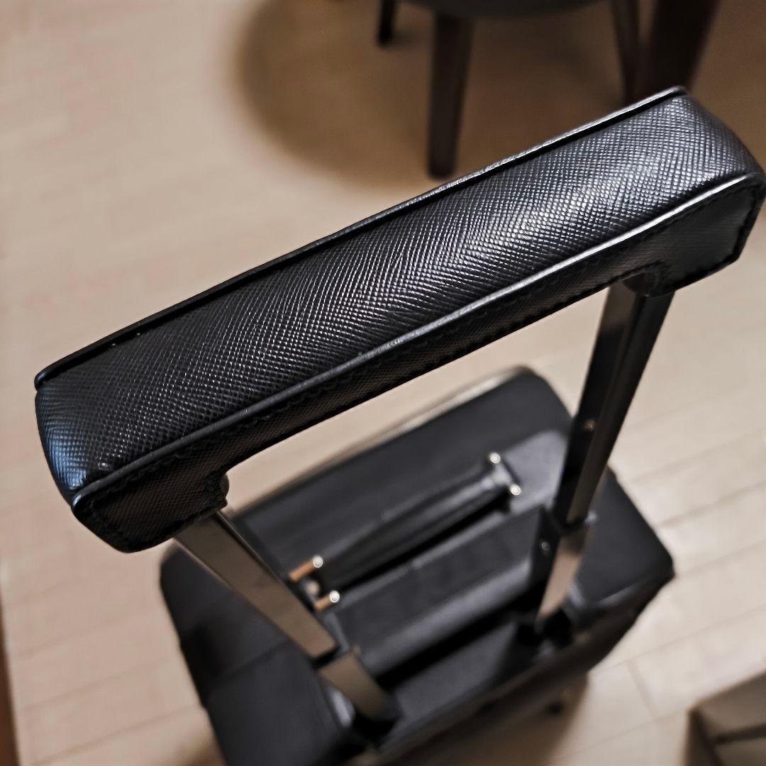 プラダ テスート サフィアーノ キャリーケース スーツケース