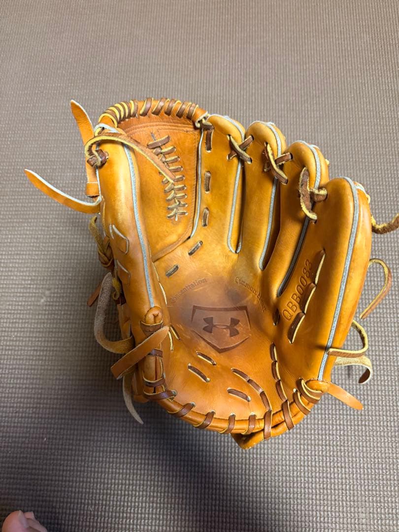 【早い者勝ちセール】Under Armour 硬式グローブ オレンジ