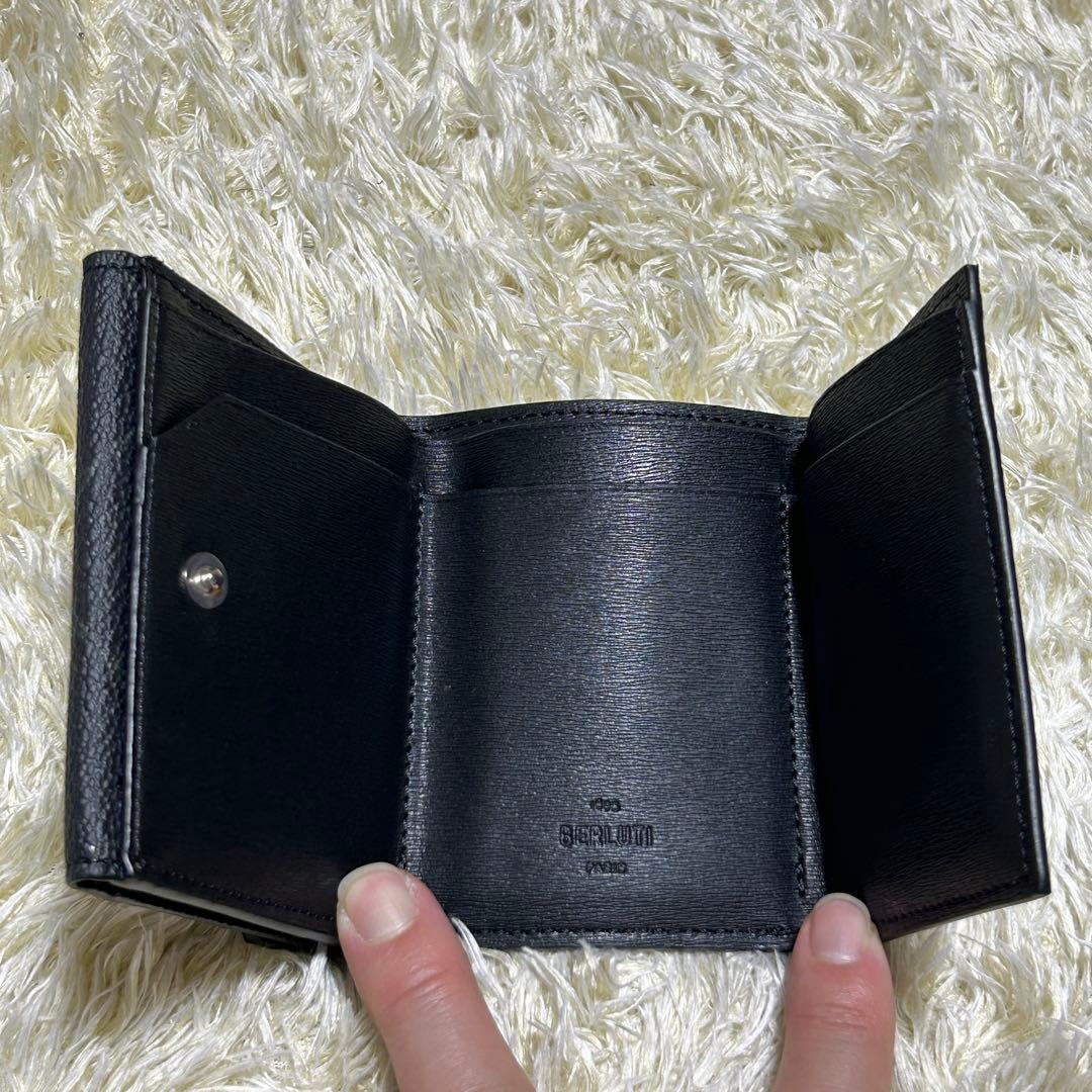 【未使用級】ベルルッティ　コンパクト財布　黒　エンベロップ　トライフォールド