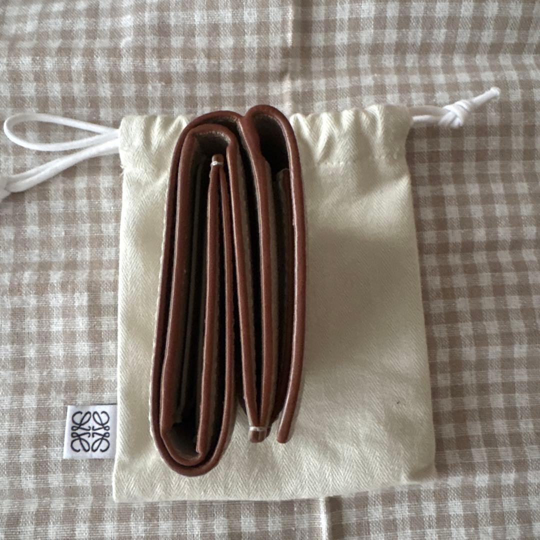 【美品】ロエベ トライフォールド ウォレット 三つ折り財布