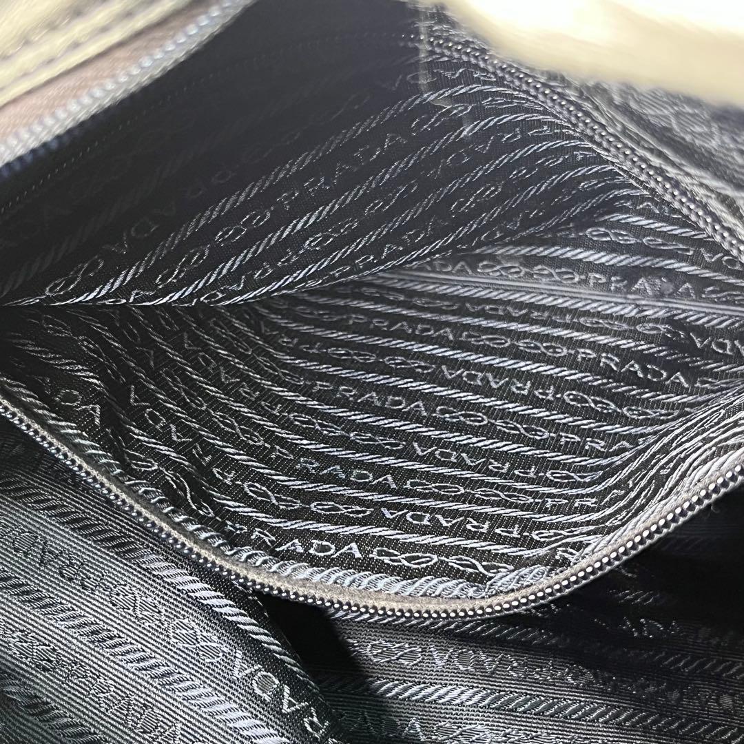 【希少】PRADA/ナッパレザー/トートバッグ/オールレザー/三角ロゴ/ラム