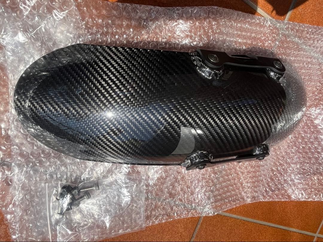 GB350　カーボン　フロントフェンダー