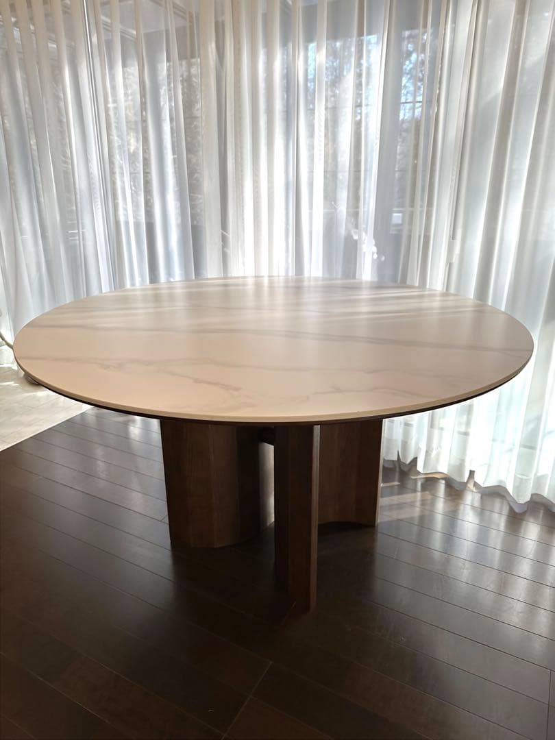 Mutuki 円形ダイニングテーブル 大理石調　135cm