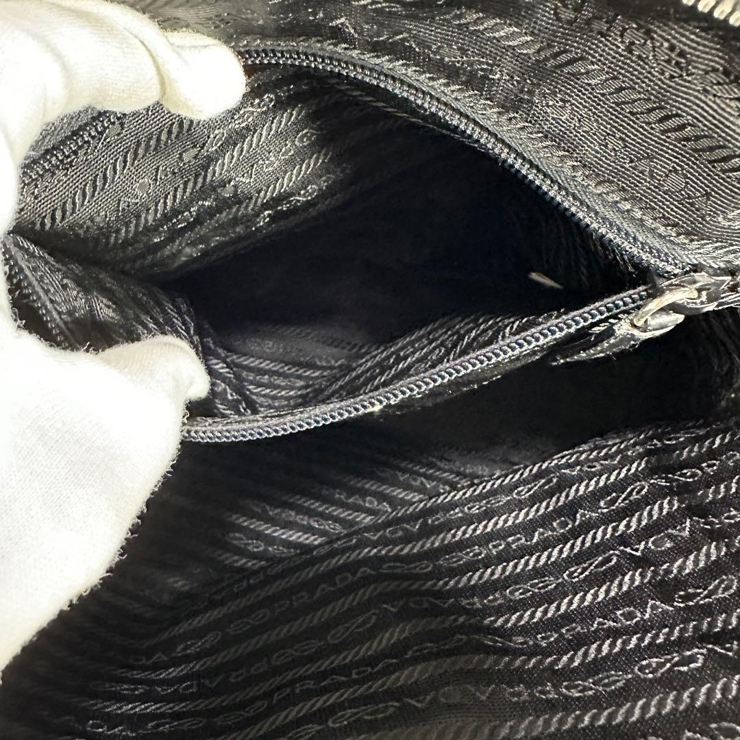 PRADA プラダトートバッグ　ブラック　シルバー　レザー　手持ちバッグ　鞄