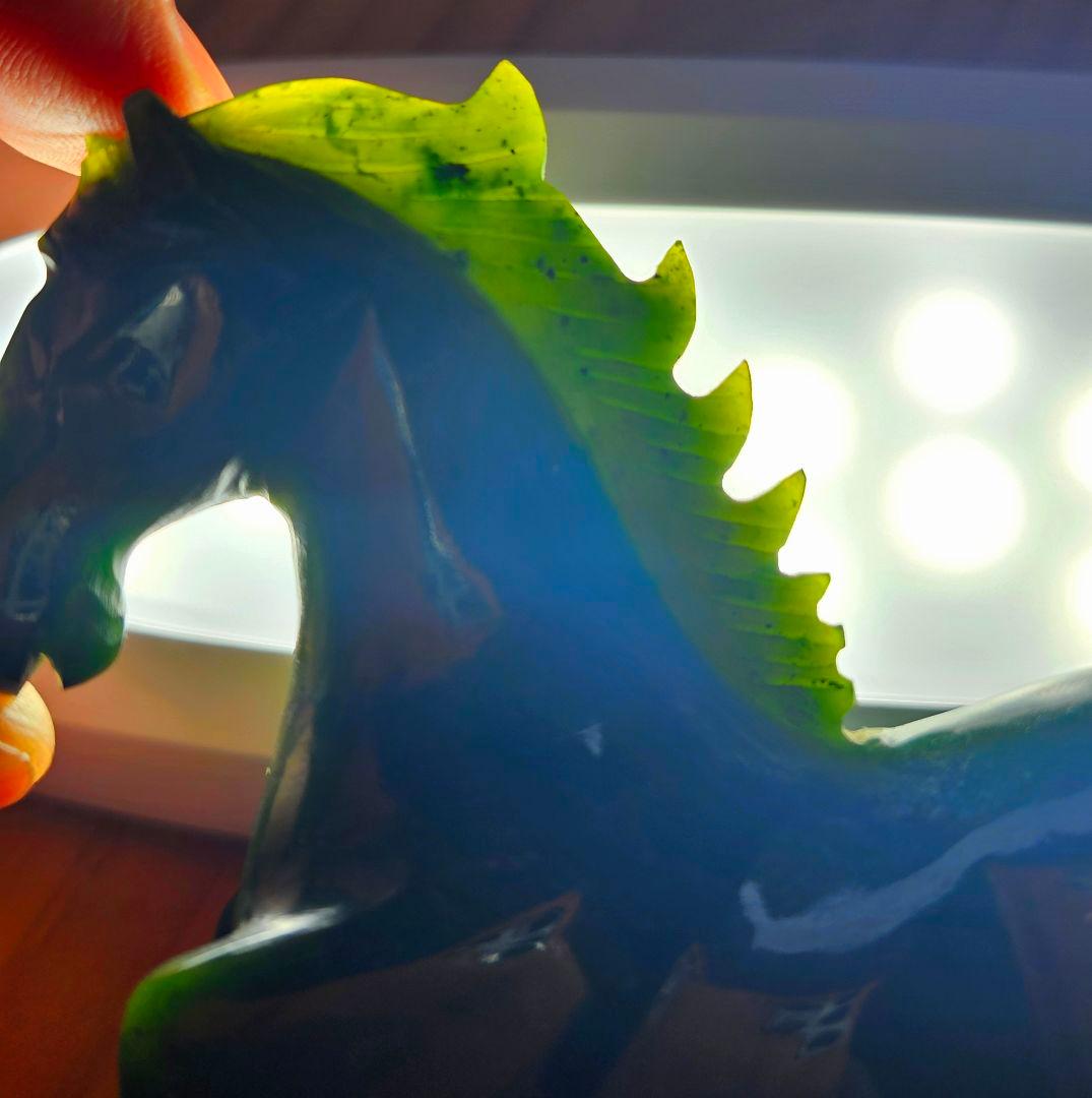 運気上昇‼️ネフライト(軟玉)の馬の置物と龍神勾玉ブレス