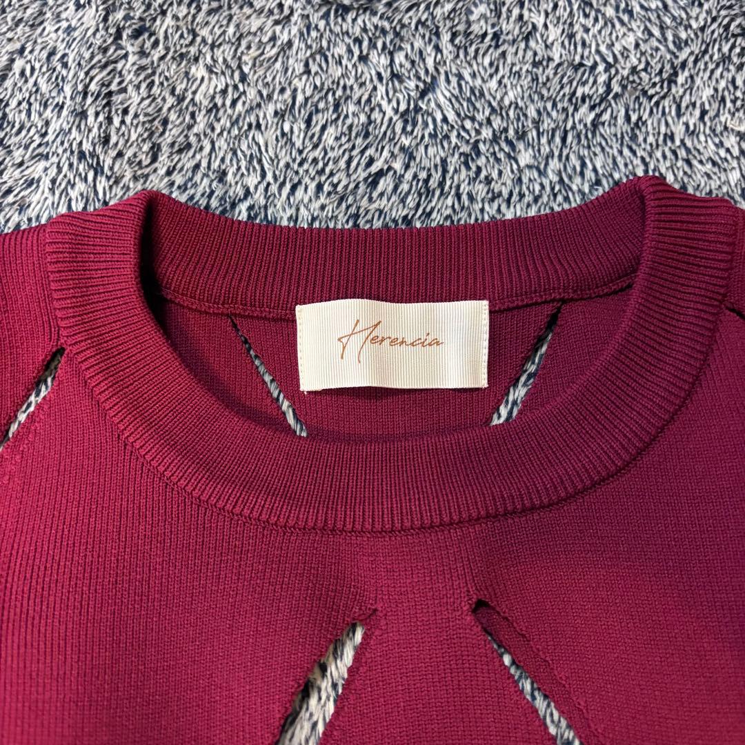 レッド　ヘレンチア　デザインカットニット　HERENCIA ニットトップス