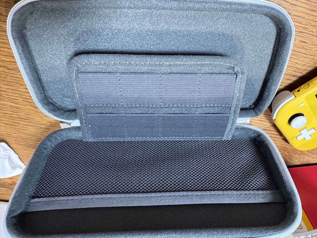 任天堂 switch liteイエロー 本体 ケース付き 延長保証あり