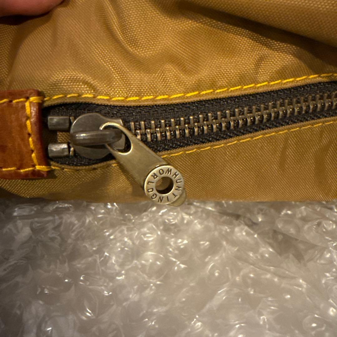 【美品】ハンティングワールド バチューサーパス カーキ系 メッセンジャーバッグ