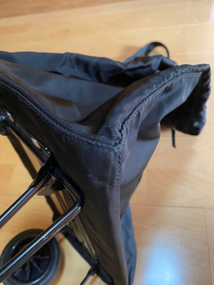 【希少⭐️入手困難】PRADA ショッピングカート　旅行バック　便利なキャリー付き