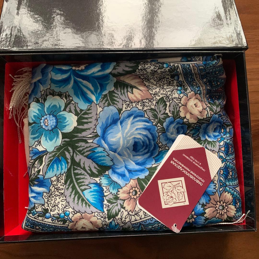 メリノウールのスカーフ　ロシア伝統織物 Pavlovskiy Posad