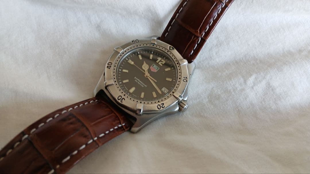 TAG Heuer タグ ホイヤー 腕時計　プロフェッショナル 200シリーズ