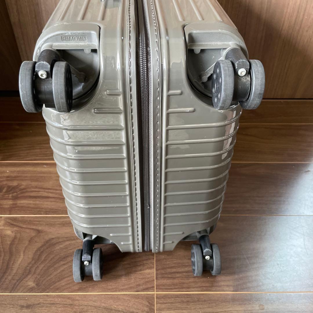RIMOWA エッセンシャルキャビン　グレー