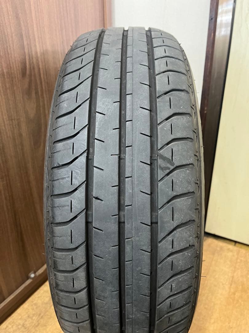『basser.vol.1』ブリヂストン中古夏タイヤ 185/60R15