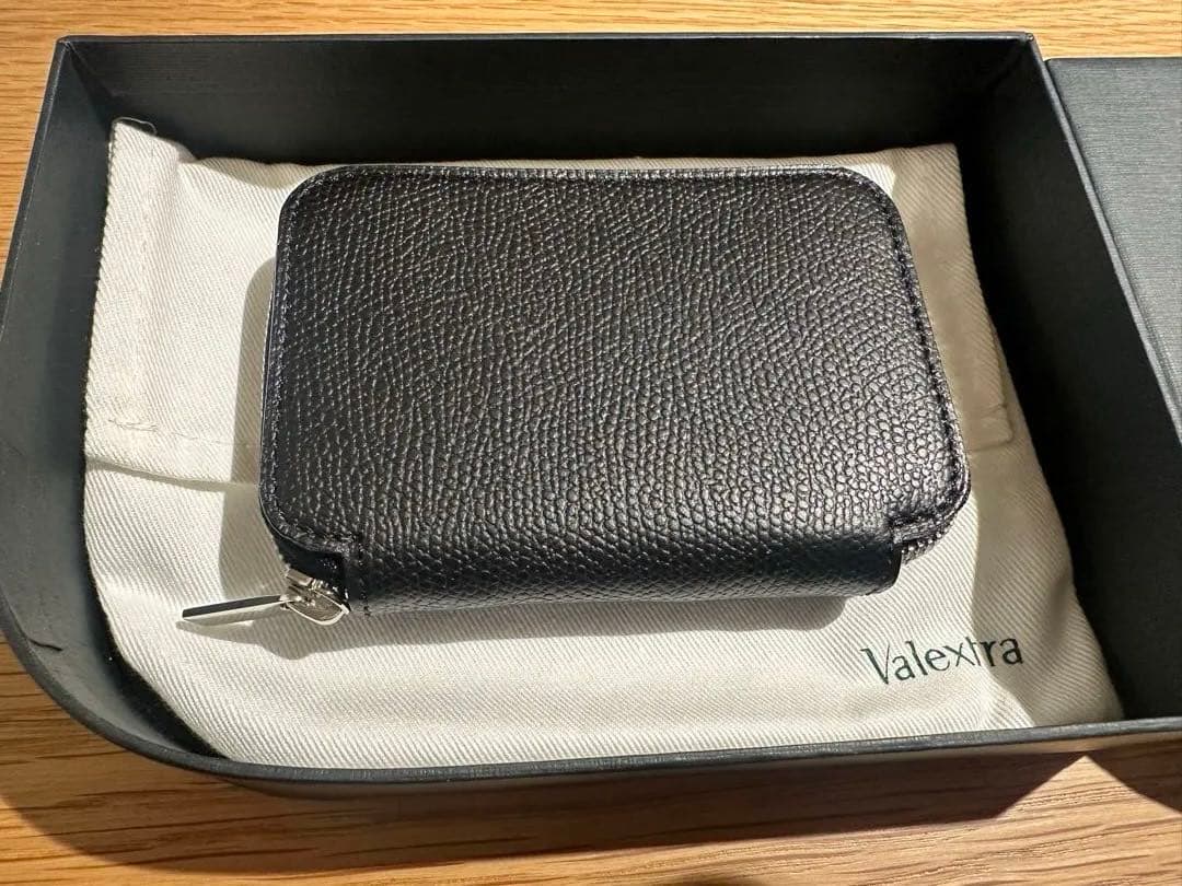 valextra ウォレット　黒　財布　ケース