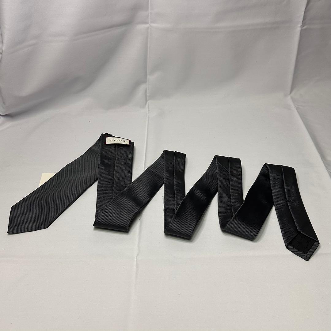 新品タグ付☆グッチ☆ネクタイ☆グレー☆ニワトリ☆アニマル柄☆ソリッド☆618