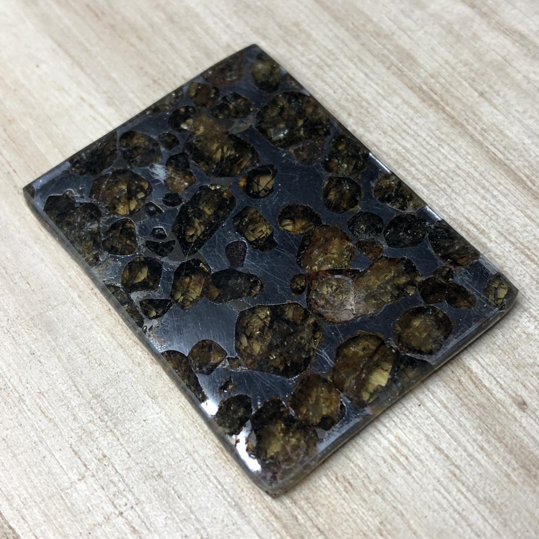 S*A様 パラサイト隕石 隕石　石鉄隕石　セリコ隕石 美品　重さ約7ｇ　ケース付