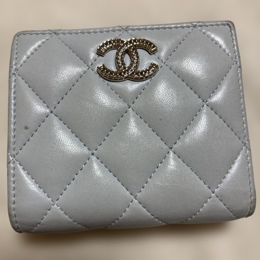 二つ折り財布限定版