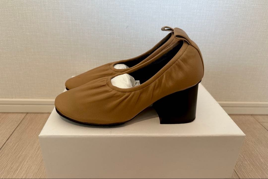 1／6迄⭐︎正規品⭐︎最終値下げ⭐︎CELINEソフトバレリーナ　希少サイズ34