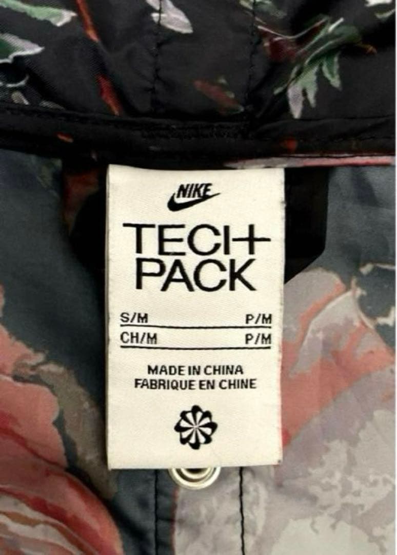 【美品】即完売 NIKE NSW フローラル ポンチョ 総柄 TECH PACK