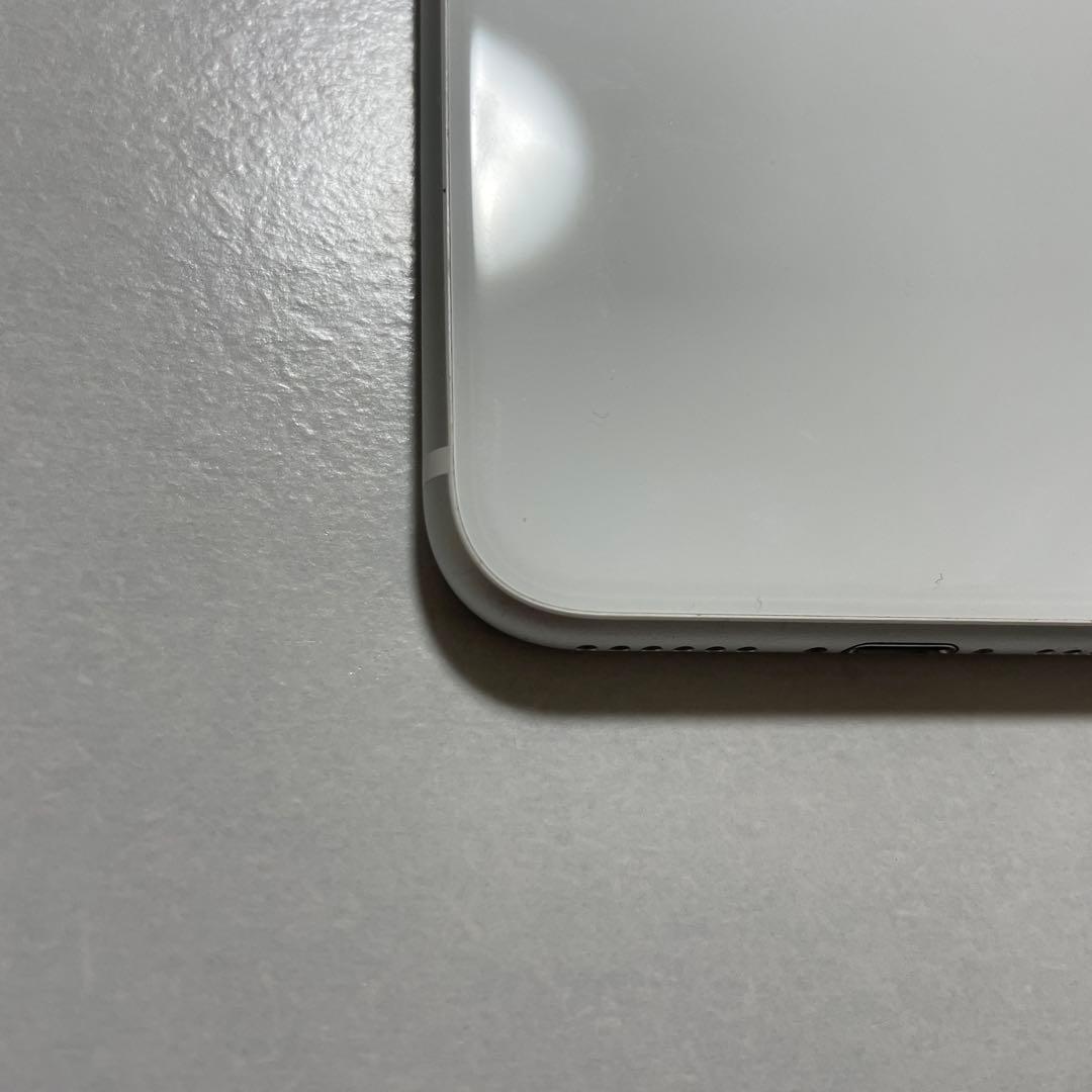 【美品】iPhone SE 第二世代 64gb フィルム・カバー装着 【箱付き】