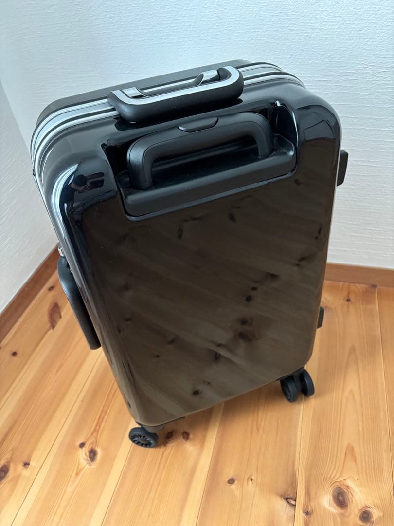 Mercedes キャリーケース 4輪 TSAロック付き