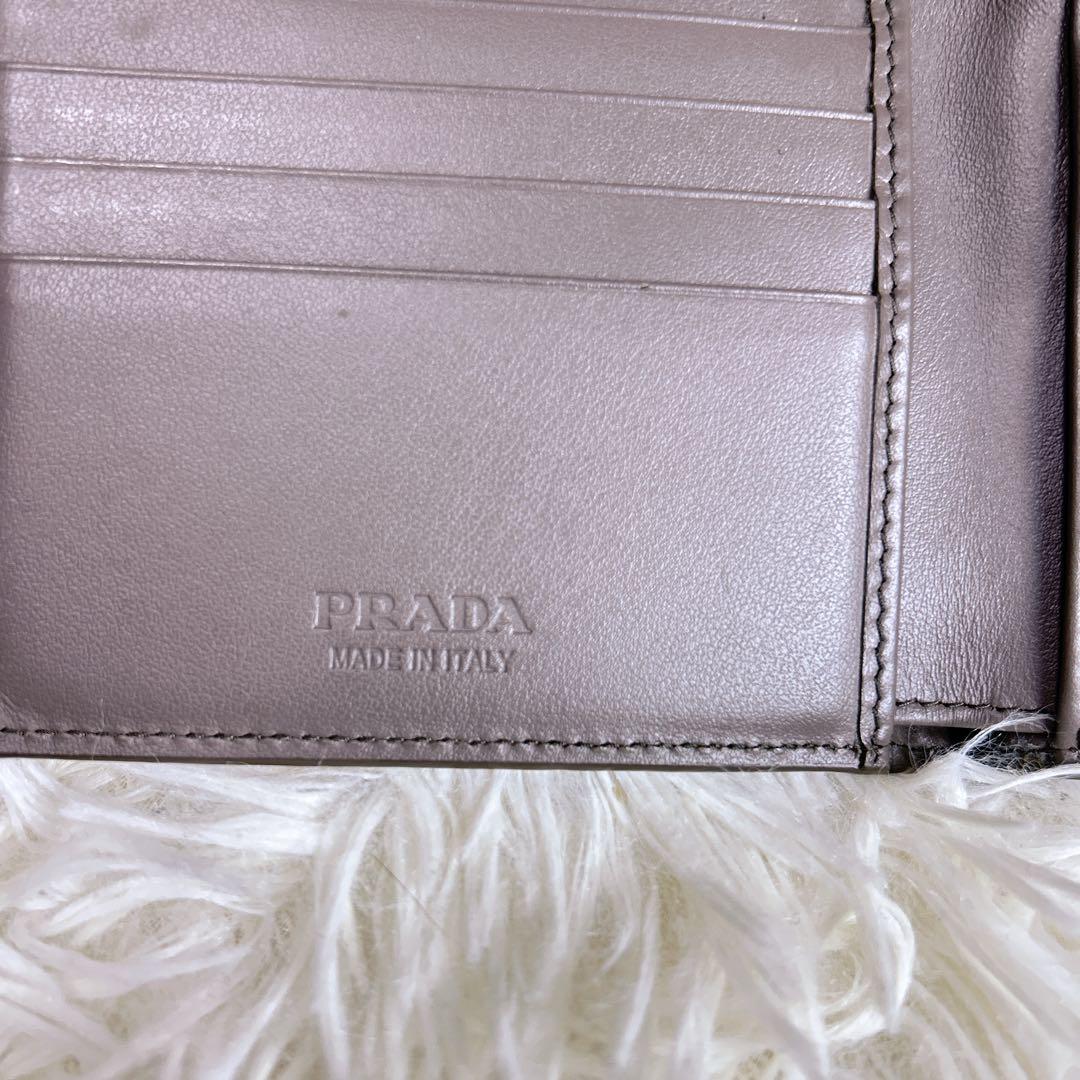 現行モデル PRADA パース付きレザーウォレット 三角プレート RFID
