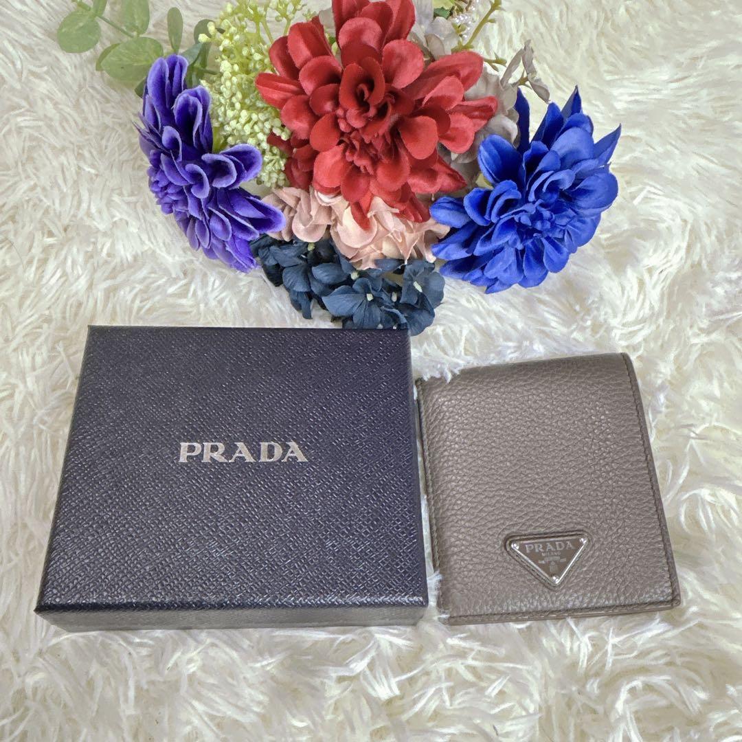 現行モデル PRADA パース付きレザーウォレット 三角プレート RFID