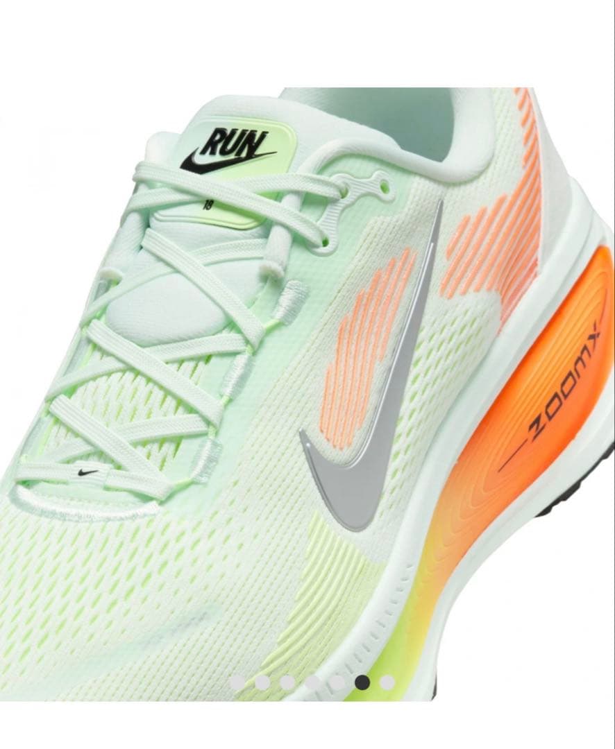 Nike VOMERO 18 ランニングシューズ