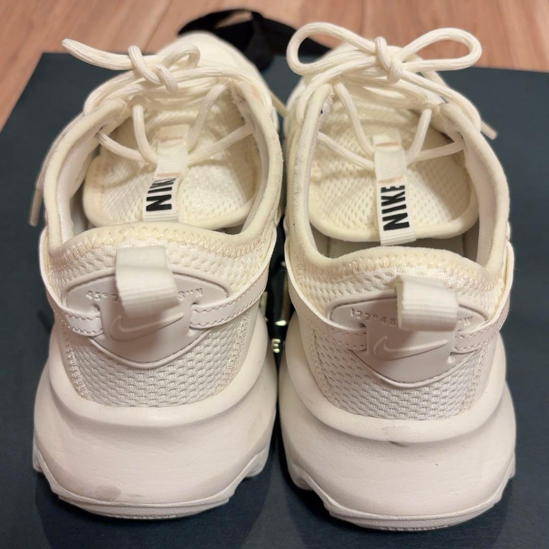 NIKE ナイキ 厚底TC7900 Y2K ダッドスニーカー ホワイト